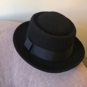 Urban outfitters felt bowler hat